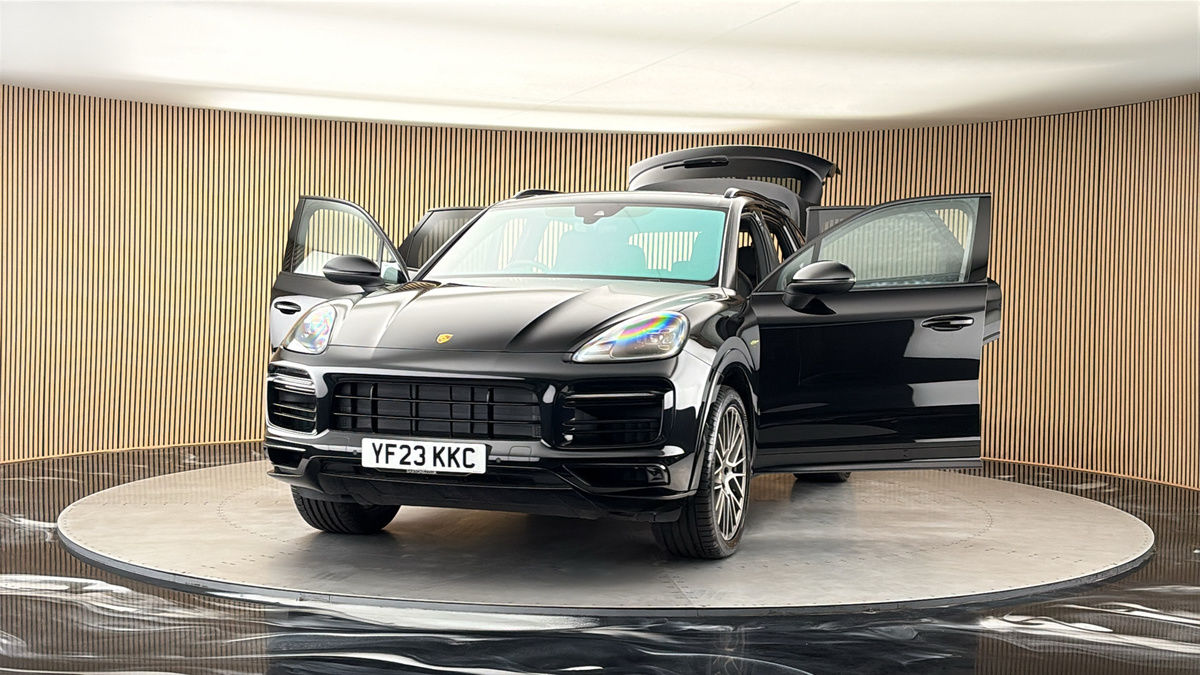 More views of Porsche Cayenne