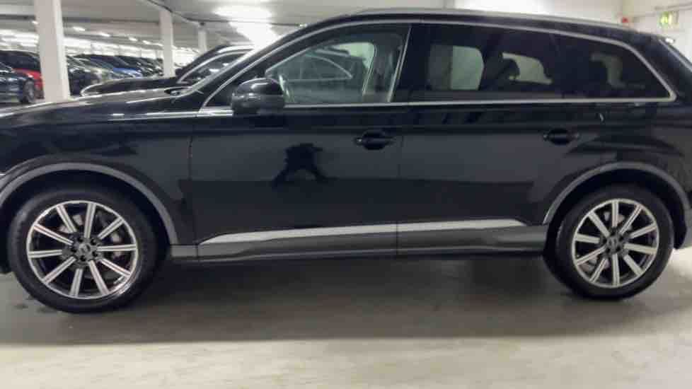 More views of Audi Q7