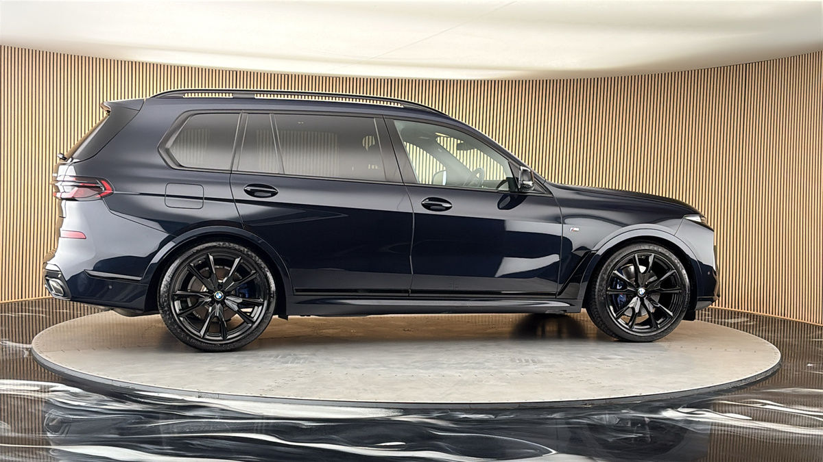 More views of BMW X7
