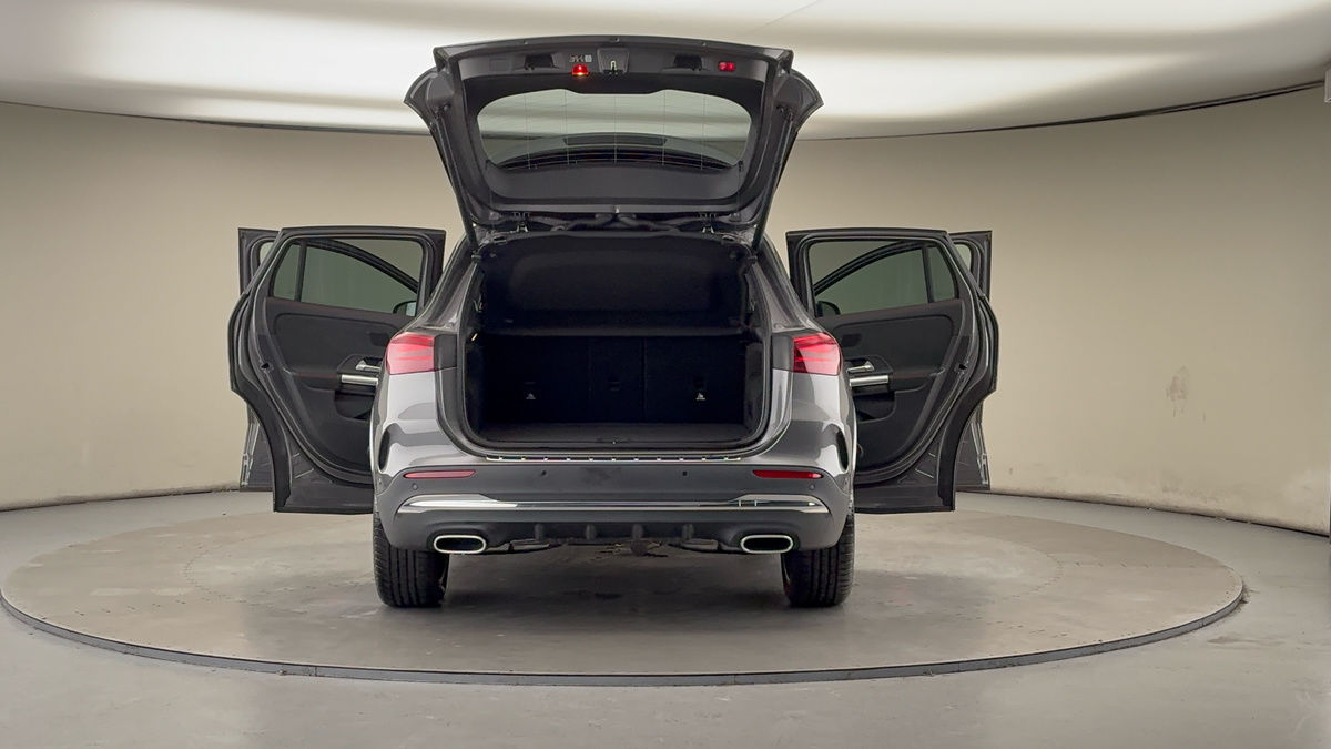 More views of Mercedes-Benz GLA