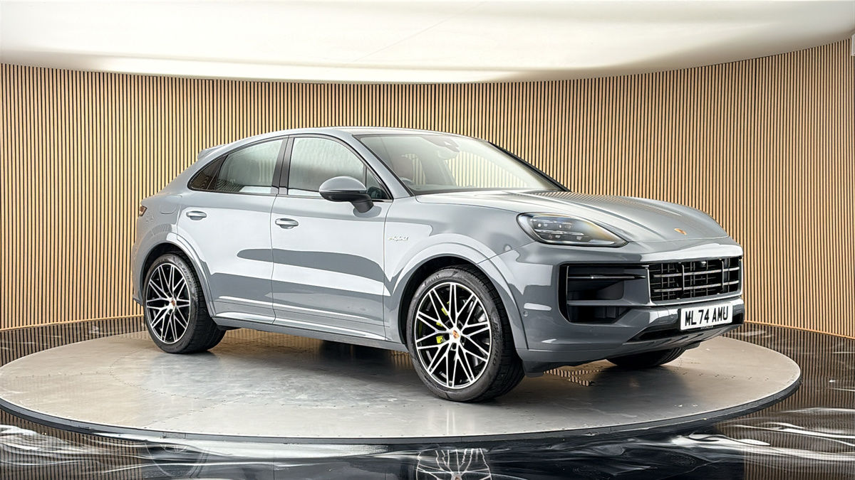 More views of Porsche Cayenne