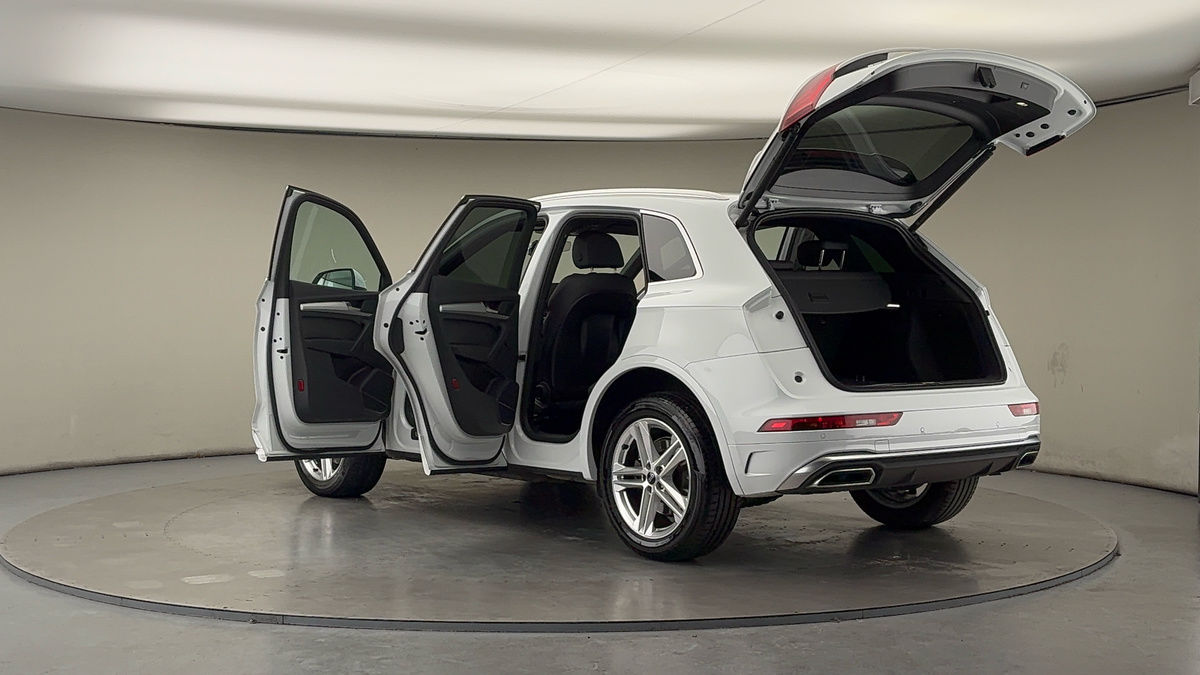 More views of Audi Q5