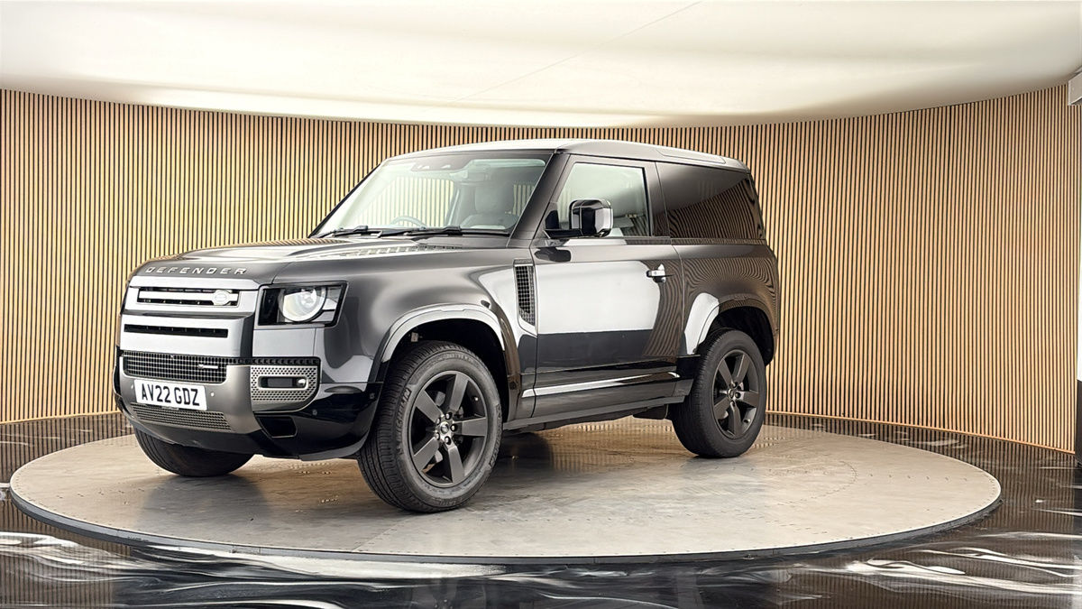 Land Rover Defender 90 Image 20