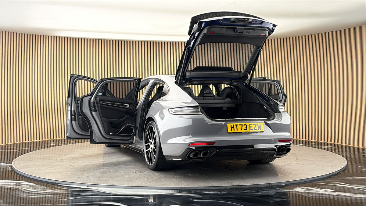 More views of Porsche Panamera