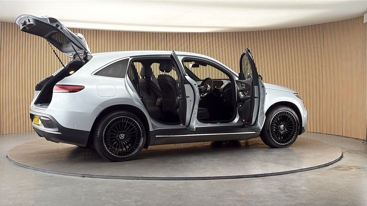 More views of Mercedes-Benz EQC