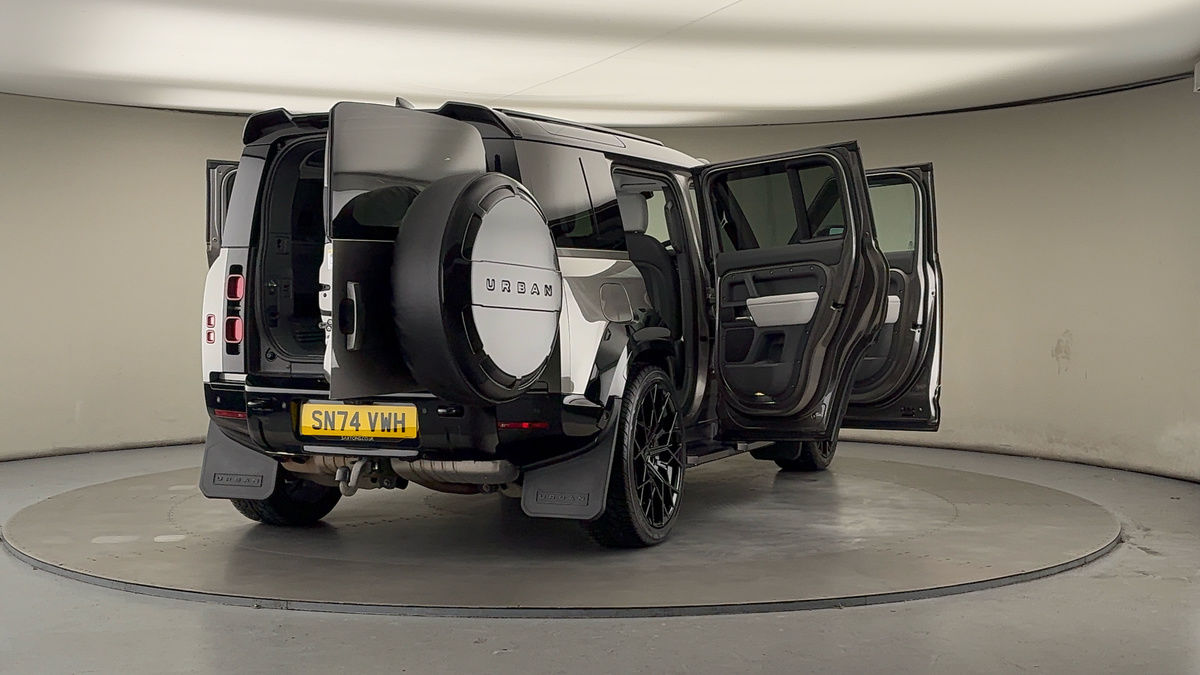 More views of Land Rover Defender 110