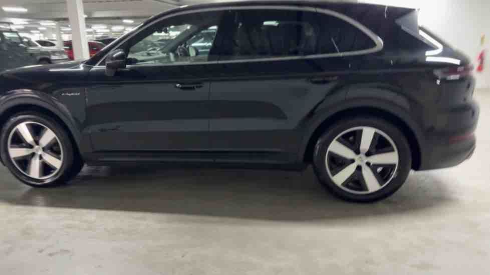 More views of Porsche Cayenne