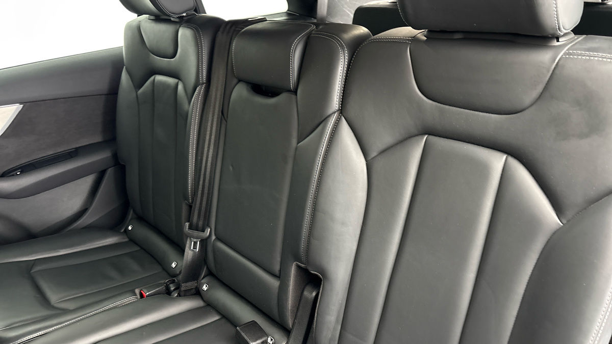 Audi Q7 Image 8