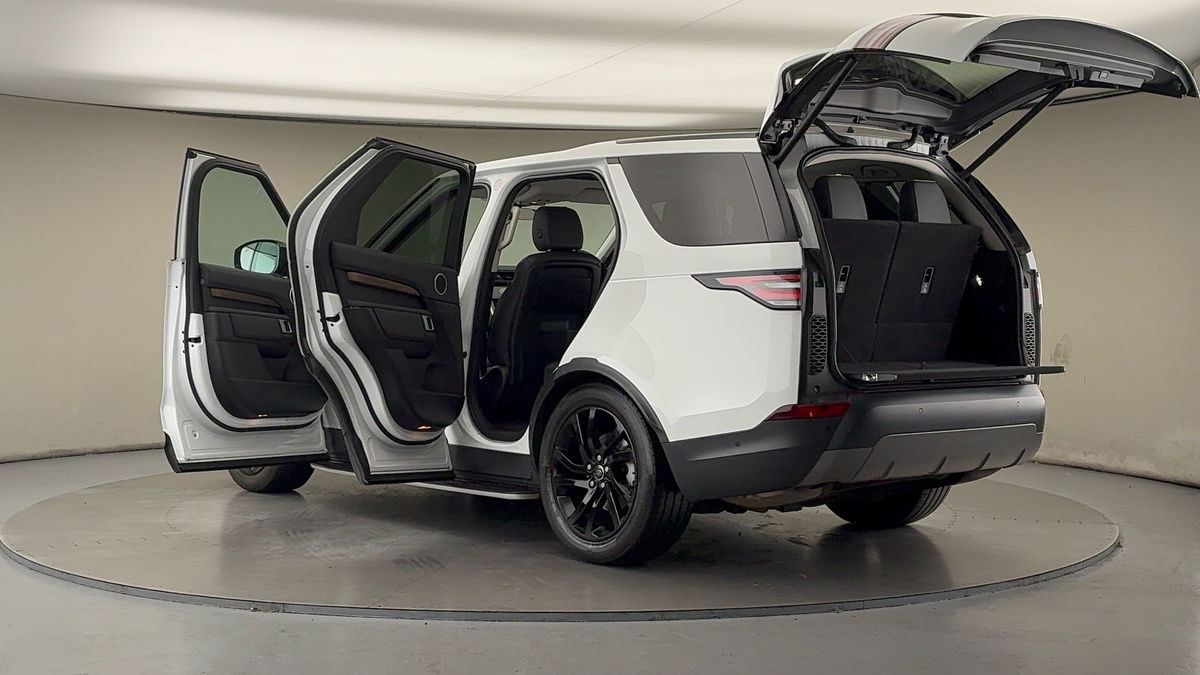 More views of Land Rover Discovery