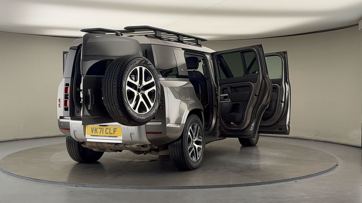 More views of Land Rover Defender 110