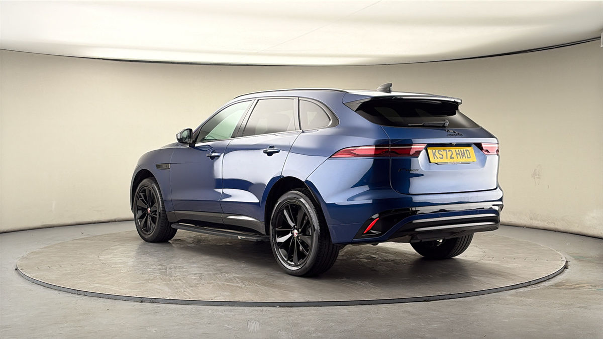 Jaguar F-PACE Image 2