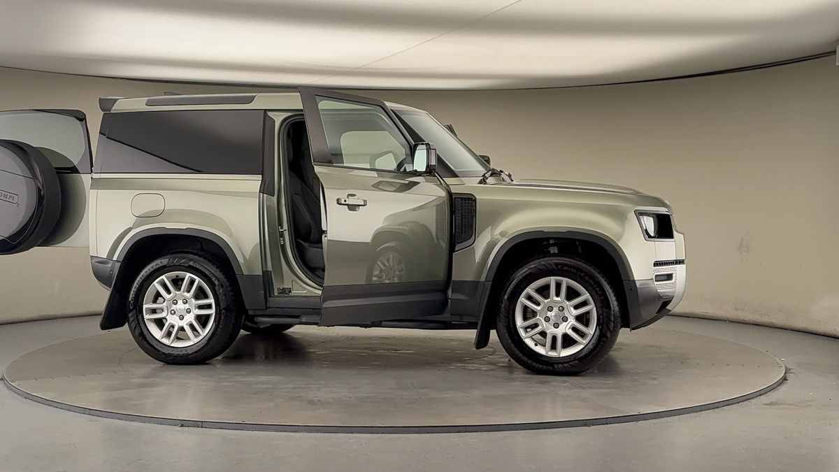 More views of Land Rover Defender 90