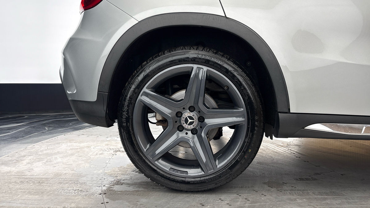 Mercedes-Benz GLA Image 10