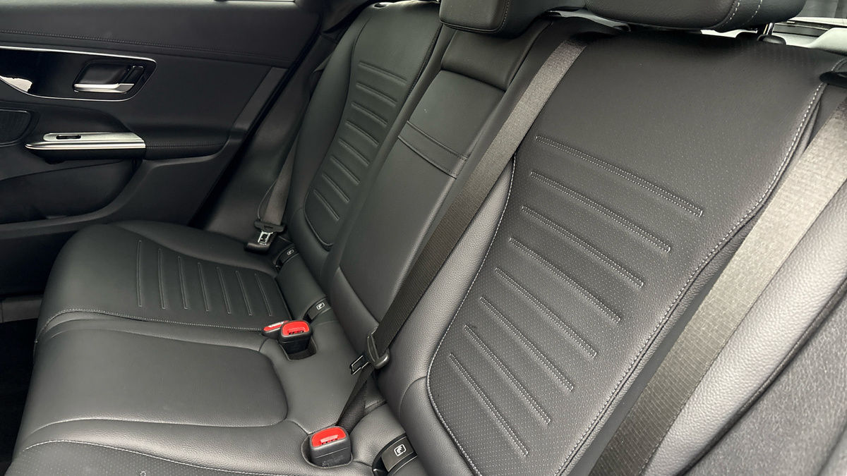 Mercedes-Benz GLC Image 8