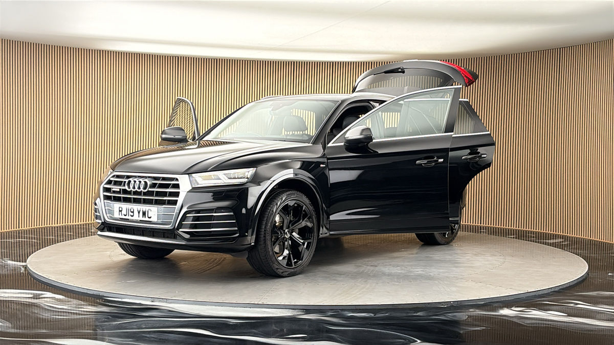 More views of Audi Q5