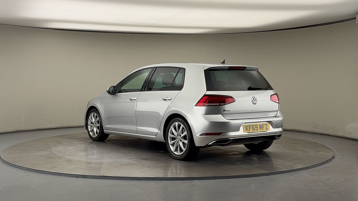 Volkswagen Golf Image 2