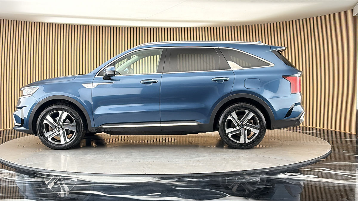 More views of Kia Sorento