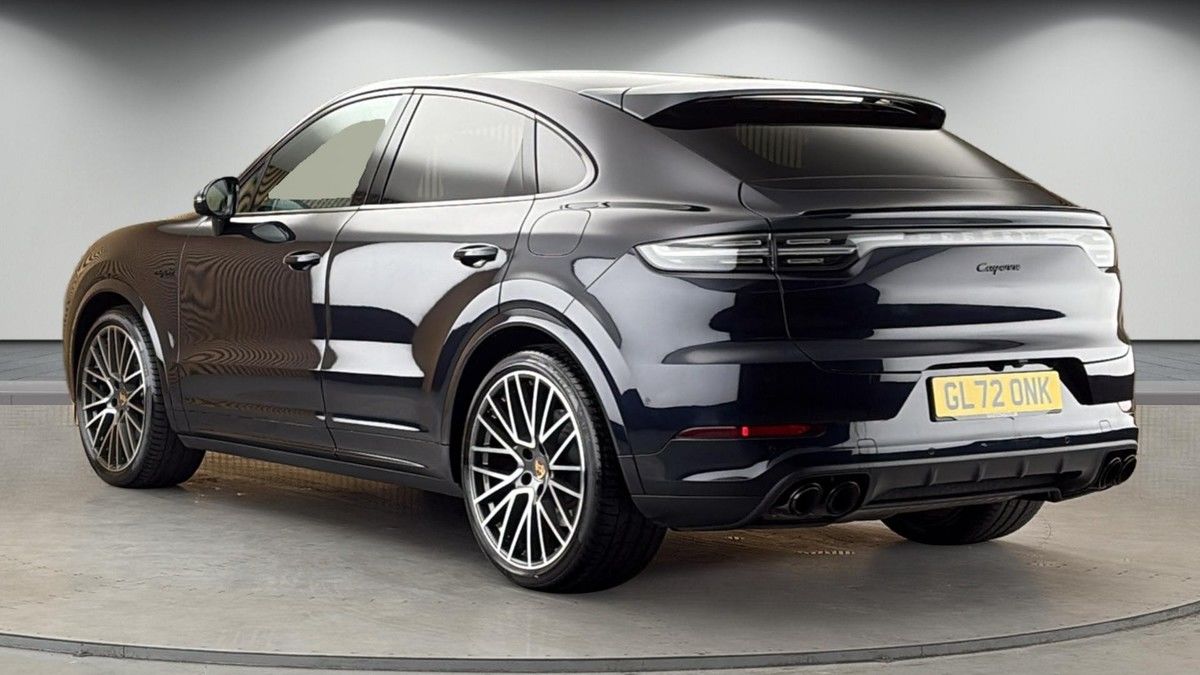 Porsche Cayenne Image 2