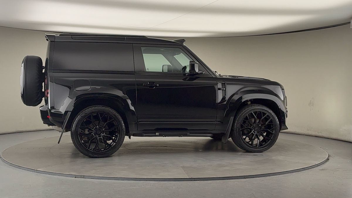 More views of Land Rover Defender 90