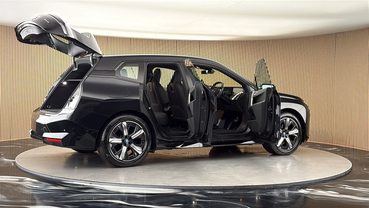 More views of BMW iX