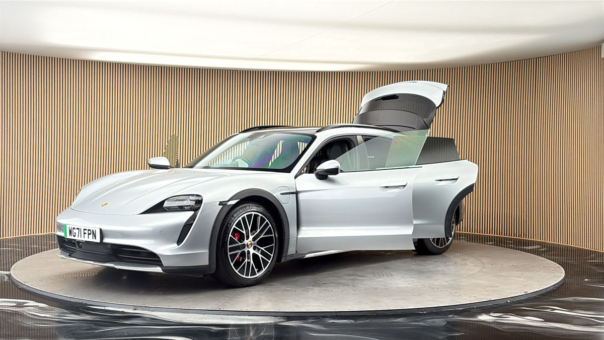 Porsche Taycan Image 22