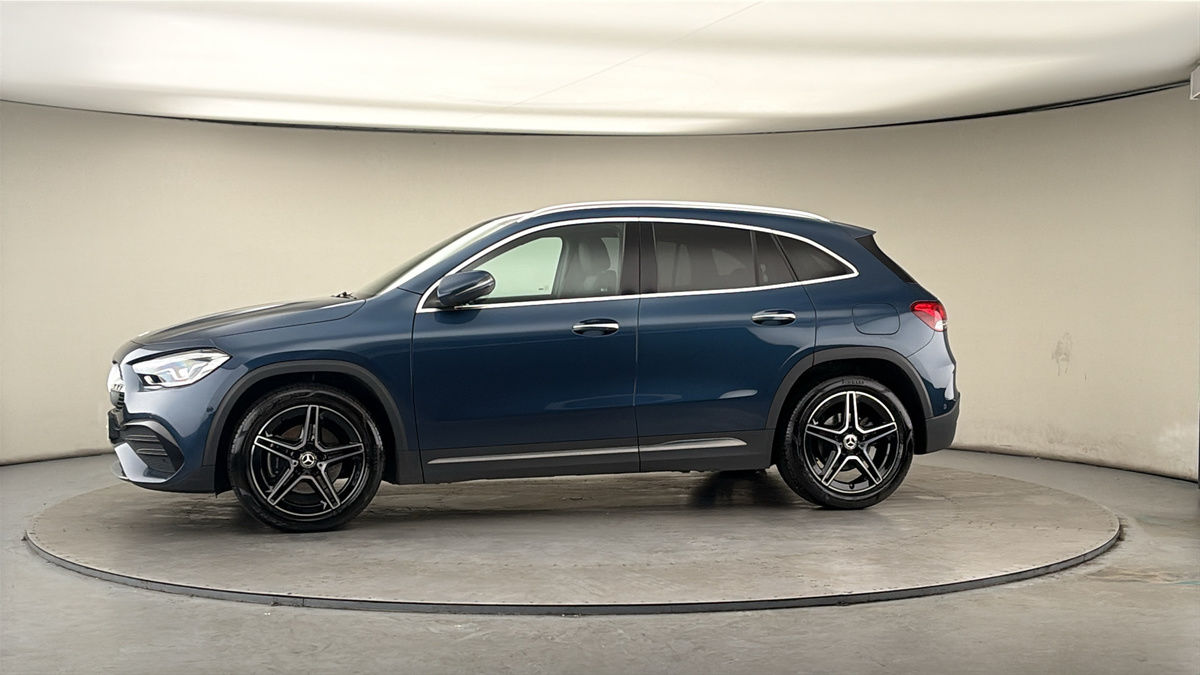 More views of Mercedes-Benz GLA