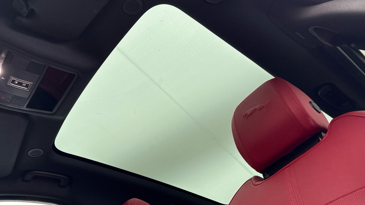 Jaguar F-PACE Image 6