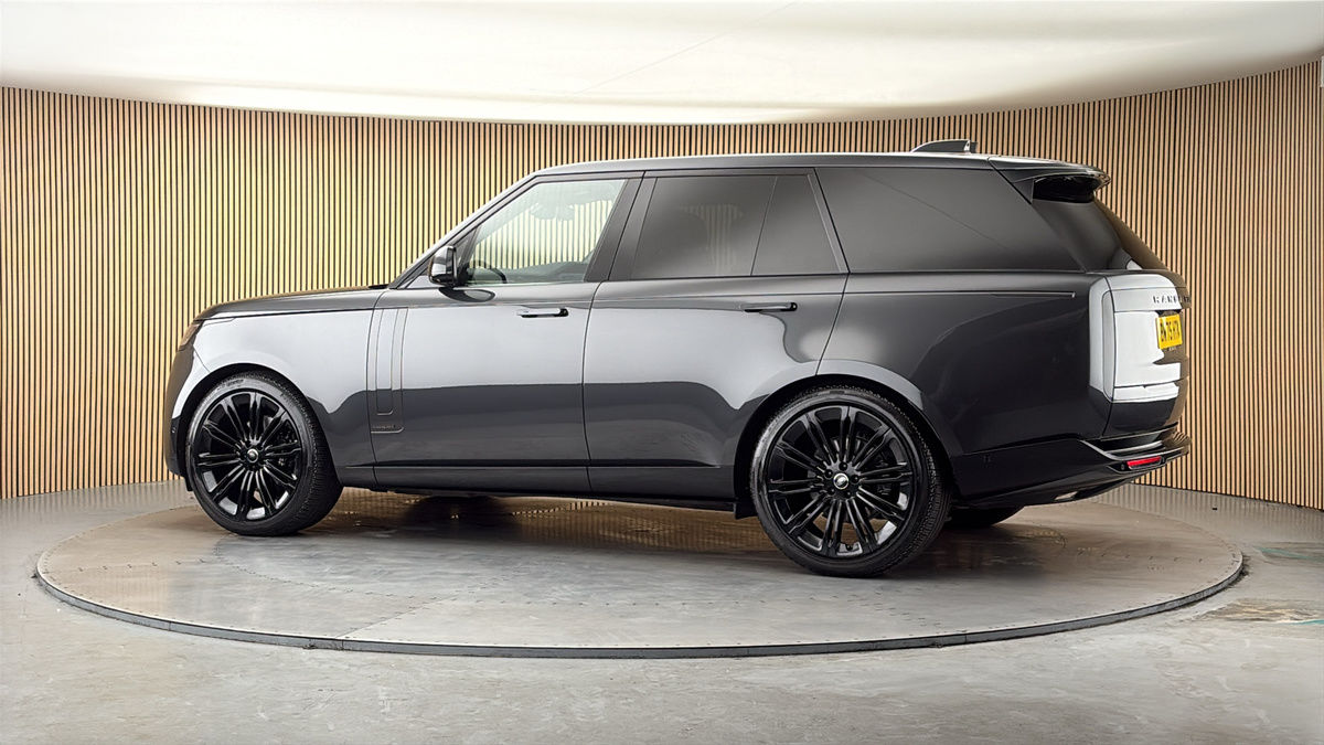 More views of Land Rover Range Rover
