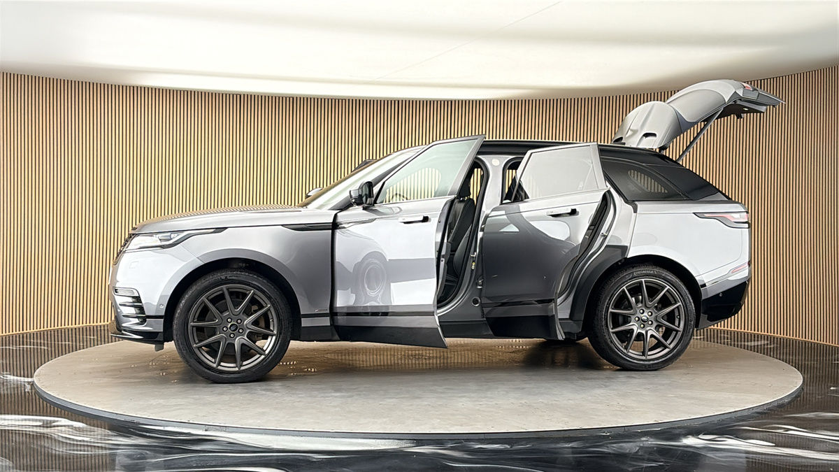 More views of Land Rover Range Rover Velar
