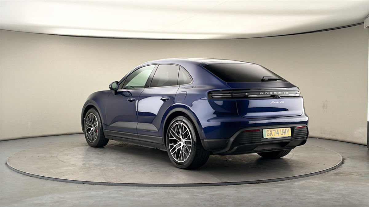 Porsche Macan Image 2
