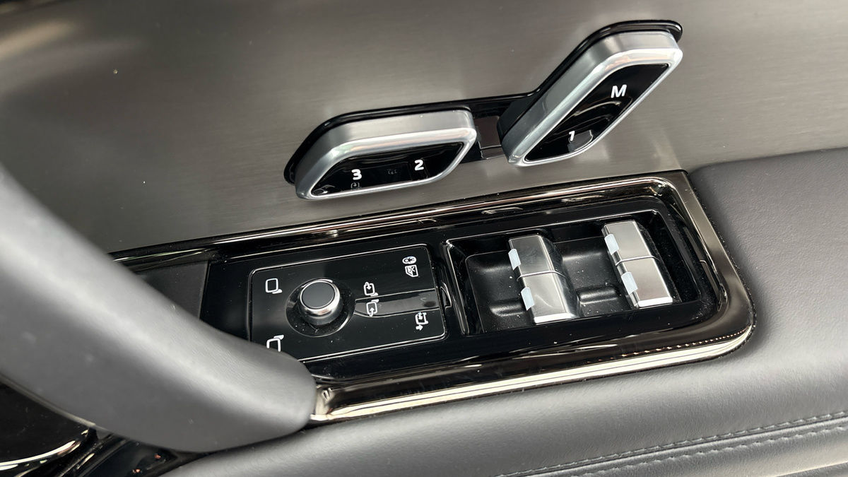 Land Rover Range Rover Sport Image 26