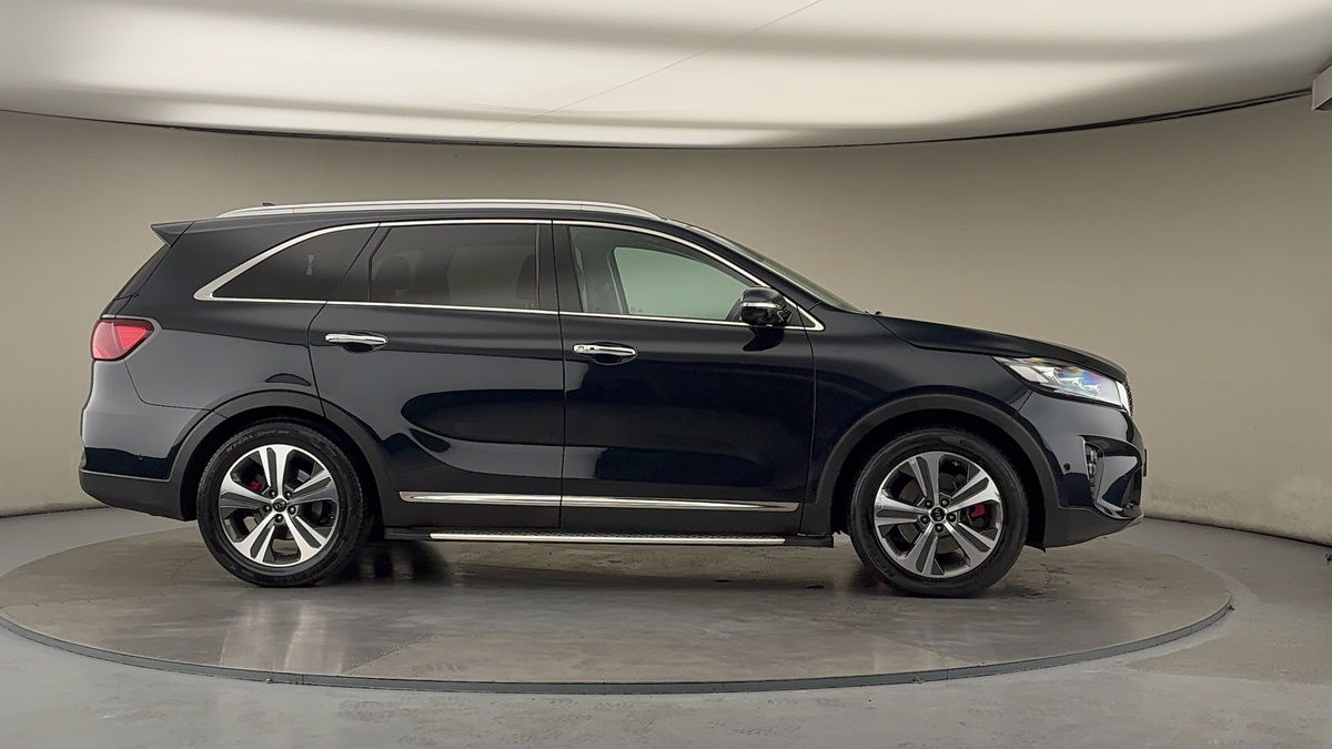 More views of Kia Sorento