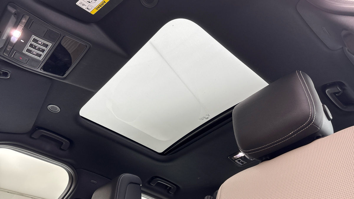 Land Rover Discovery Image 6