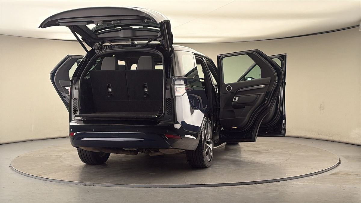 More views of Land Rover Discovery