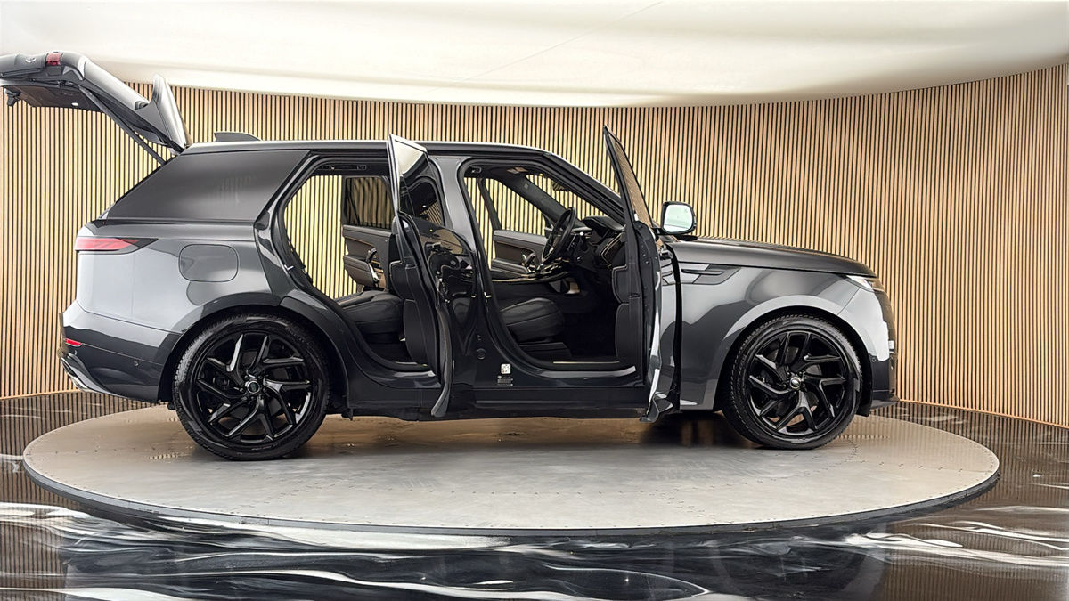 More views of Land Rover Range Rover Sport