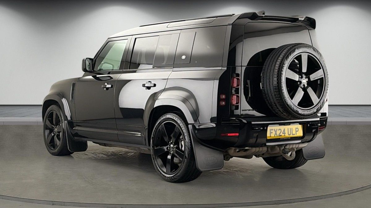 Land Rover Defender 110 Image 2