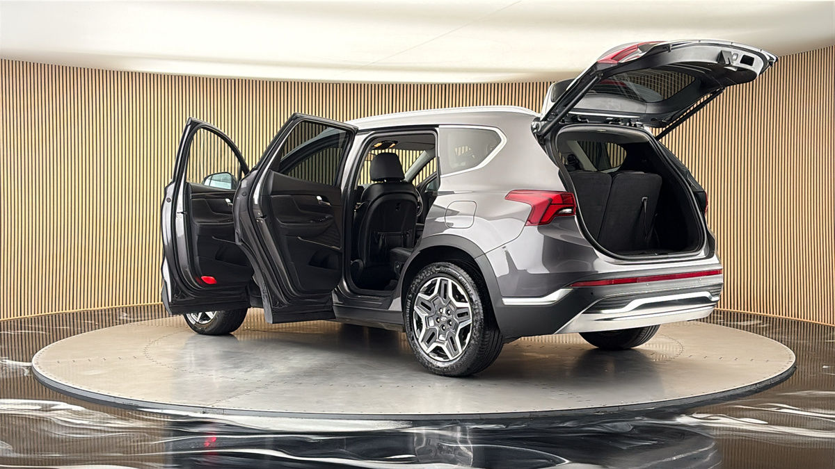 More views of Hyundai Santa Fe