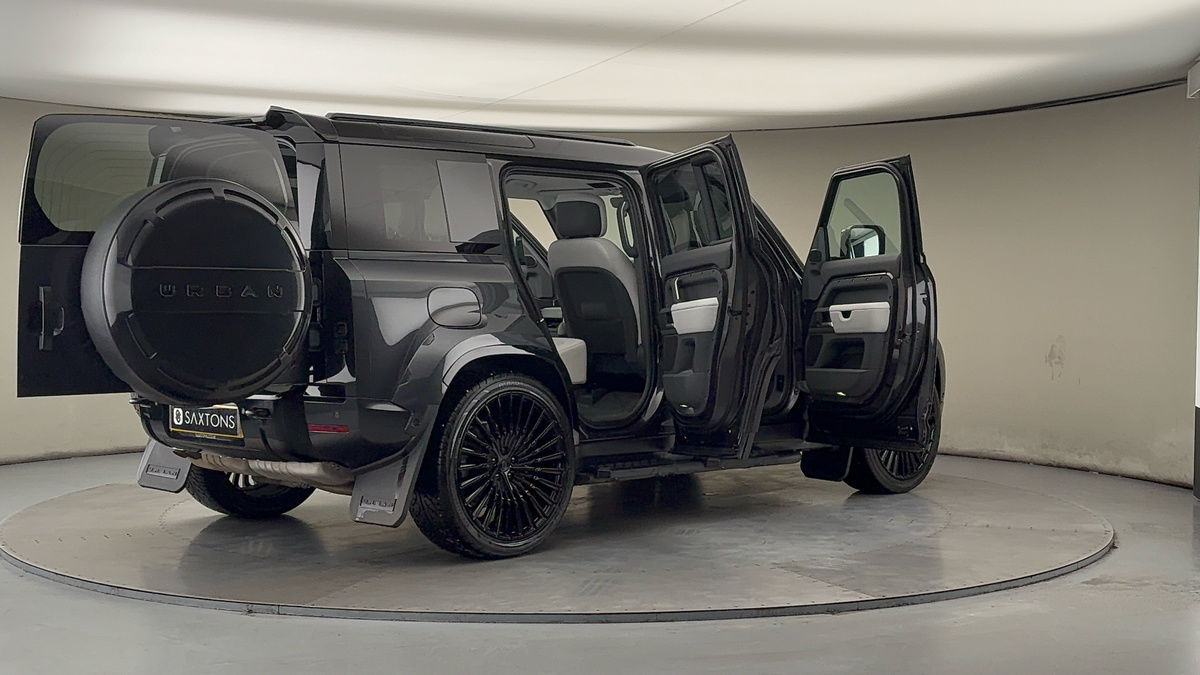 More views of Land Rover Defender 110