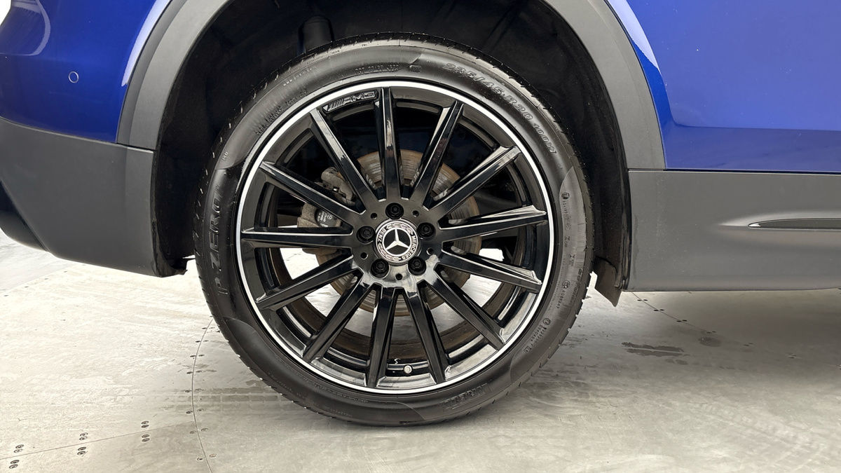 Mercedes-Benz GLB Image 10