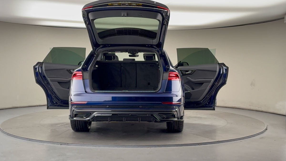 More views of Audi Q8