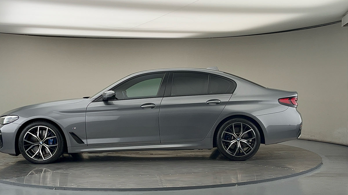 BMW 5 Series Image 15