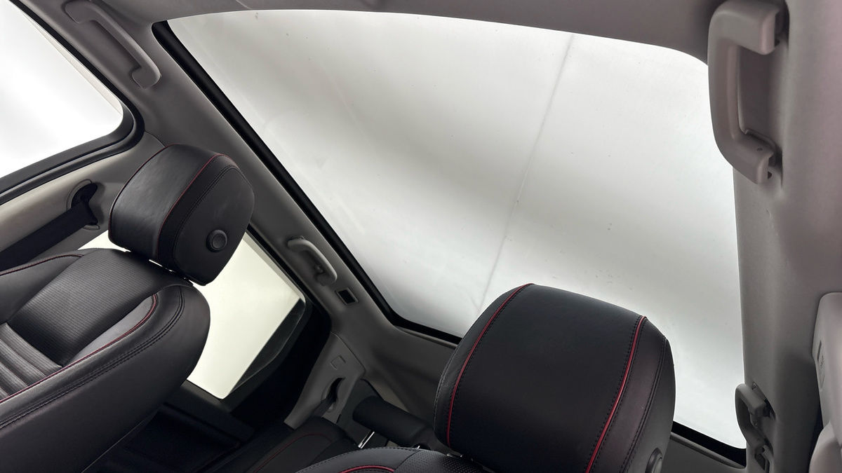 Land Rover Discovery Sport Image 6