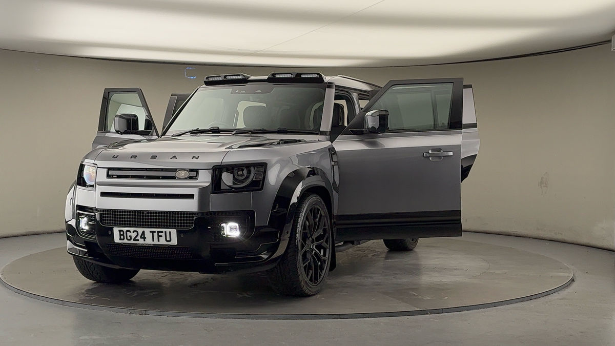 More views of Land Rover Defender 110