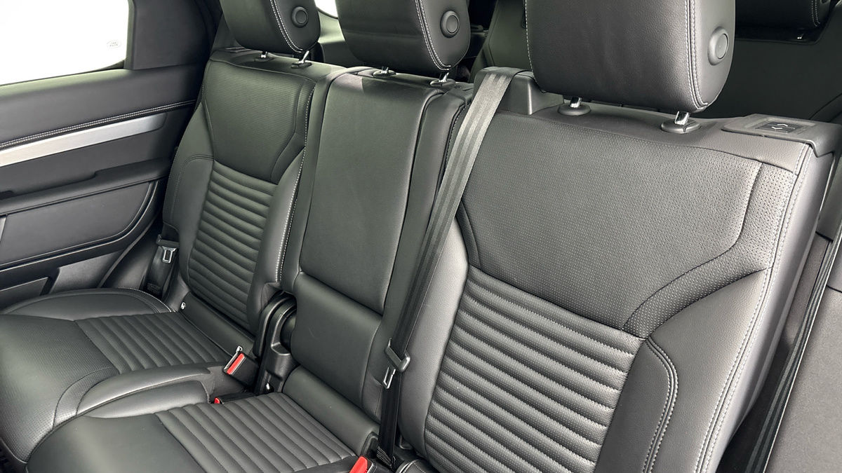 Land Rover Discovery Image 8