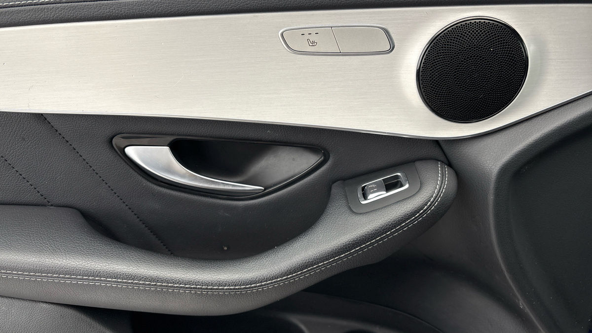 Mercedes-Benz GLC Image 19