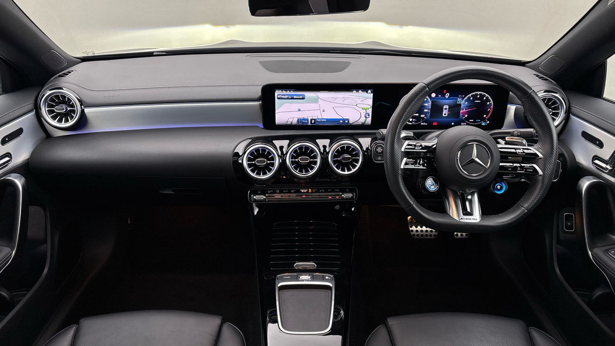 Mercedes-Benz CLA Image 12