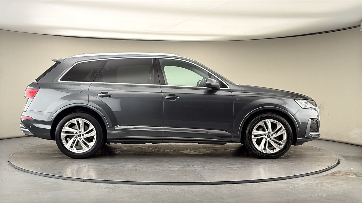 Audi Q7 Image 16