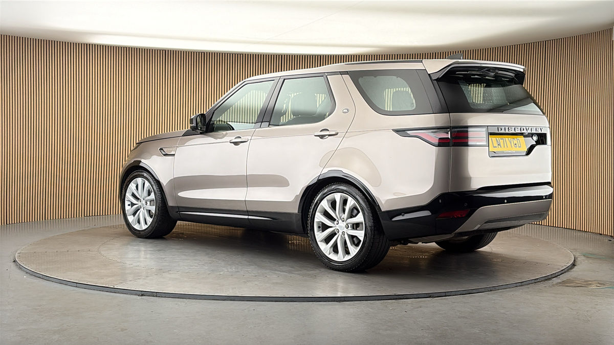 More views of Land Rover Discovery
