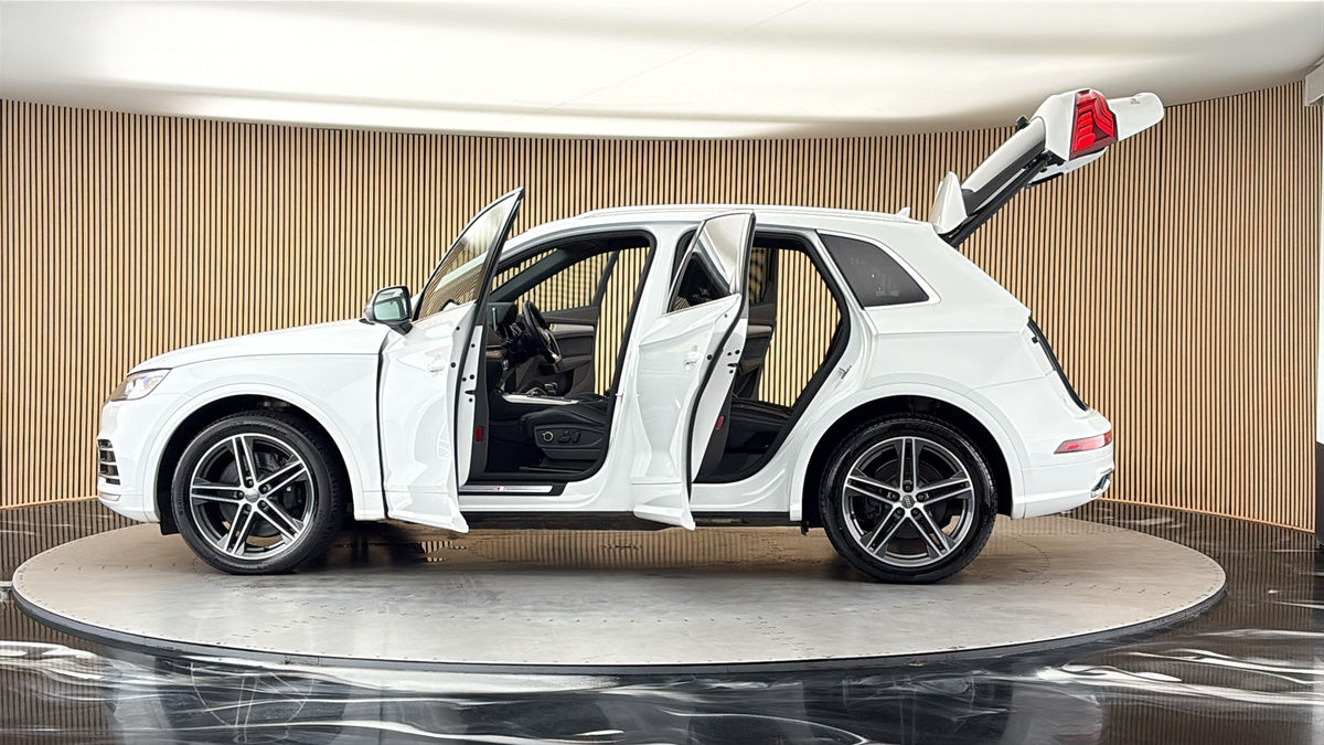 More views of Audi SQ5
