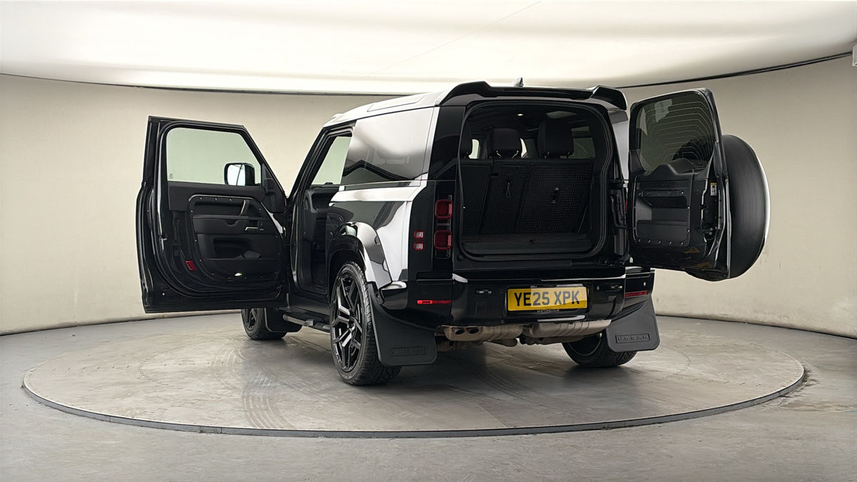 More views of Land Rover Defender 90